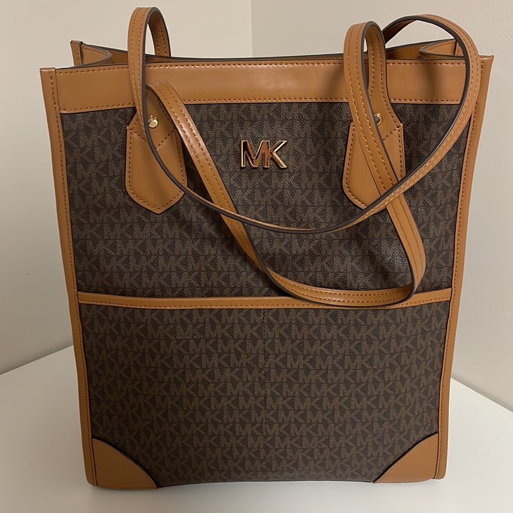 NWT Michael Kors Bay Large Tote Bag